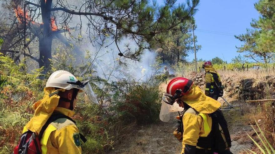 Incendios en Galicia, en directo | Evolución de los incendios forestales, olas de calor y fenómenos metereológicos en Galicia