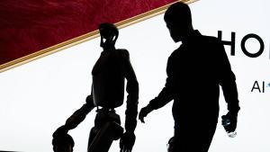 L´Hospitalet de Llobregat. 02/03/2026 Sociedad. Ambiente en la zona de Honor. Ambiente el primer dia de el Mobile World Congress 2026 en la fira de Hospitalet. Foto: Zowy Voeten / El Periódico