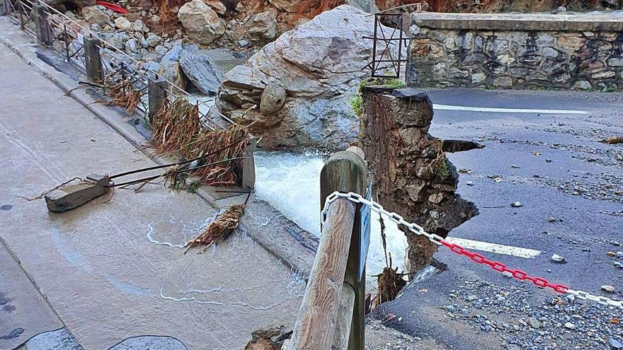 Pont col·lapsat al peu dels Alps a Itàlia.