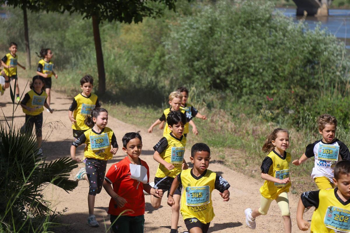 Fotogalería | La San Romilla: una década de millas solidarias en Badajoz