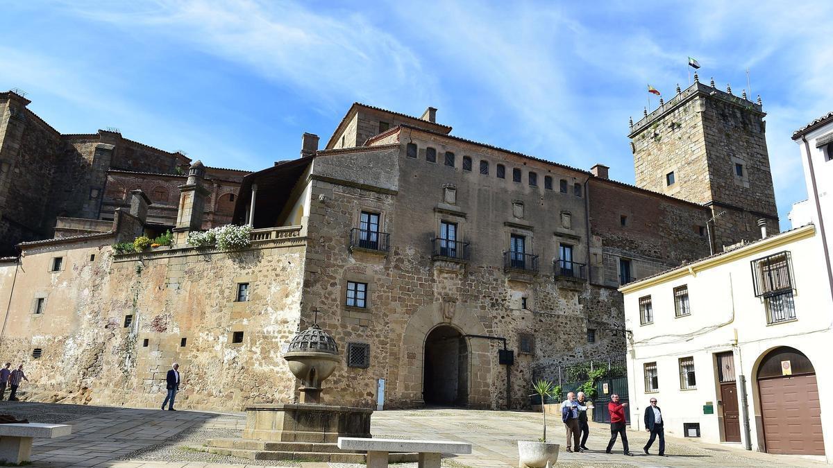 Video | El Marqués de Mirabel y la fuga de su ahijada: el origen de un colegio de huérfanas en Plasencia