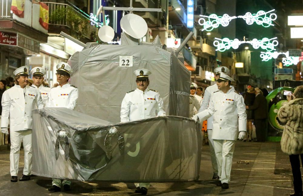 El Carnaval llena Benidorm de disfraces