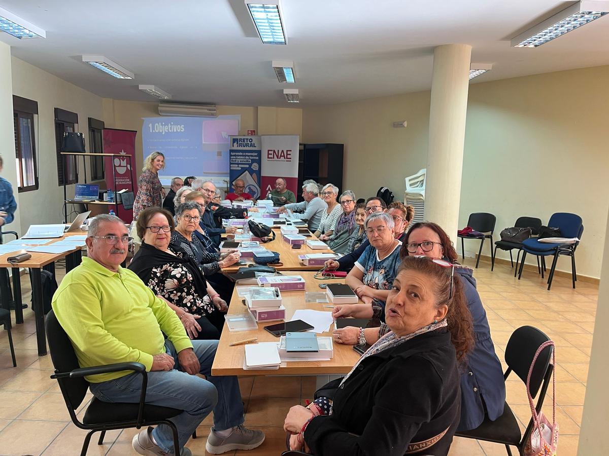 Participantes en uno de los cursos ya completados.