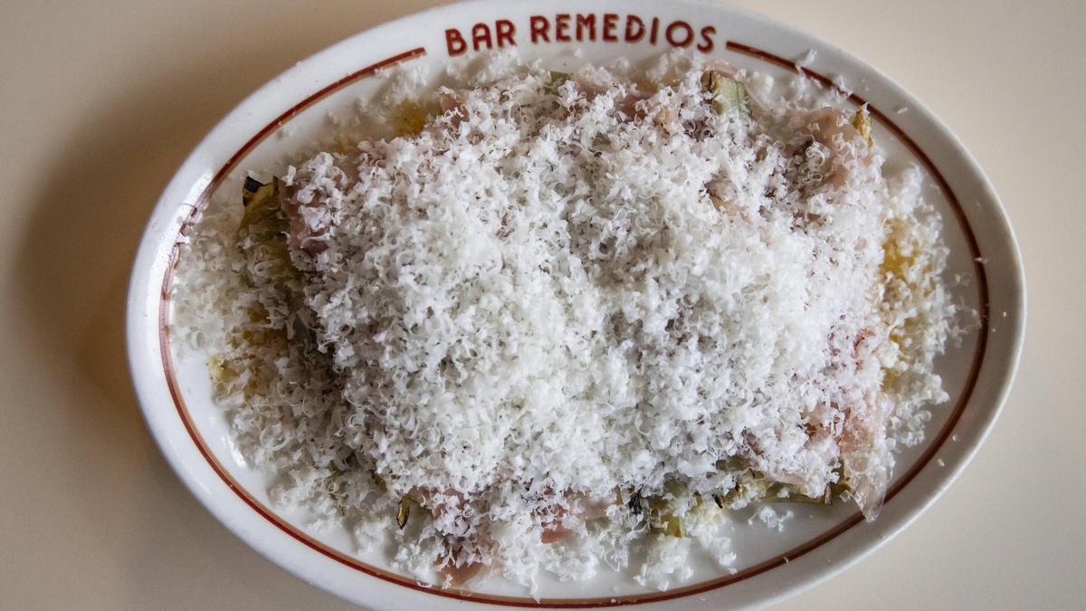 Las alcachofas a la carbonara del Bar Remedios.