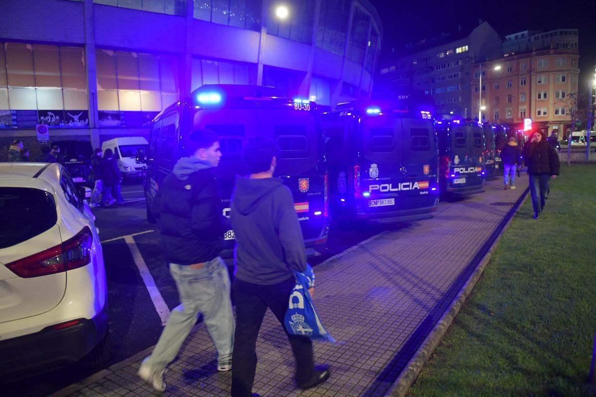 Magia blanquiazul en un Riazor pleno para el partido de octavos de Copa del Rey