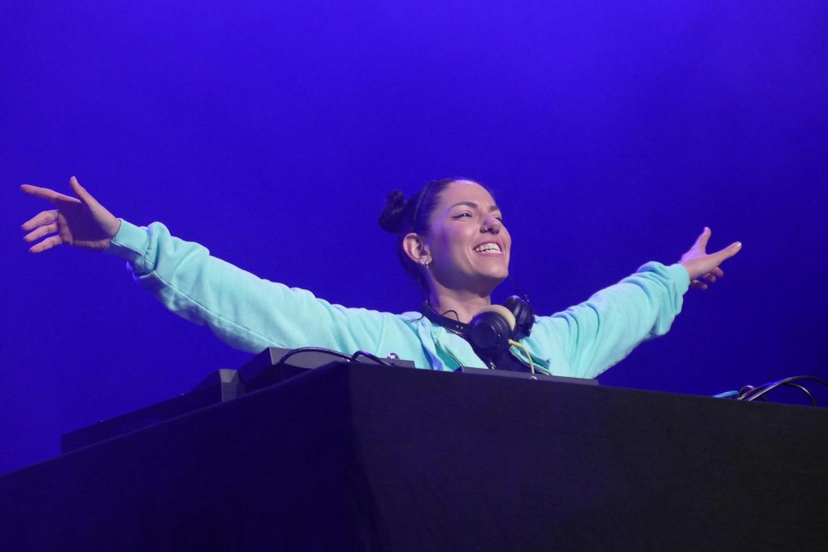 Flaix FM i Lia Jensen omplen la primera nit de Barraques al Rampell