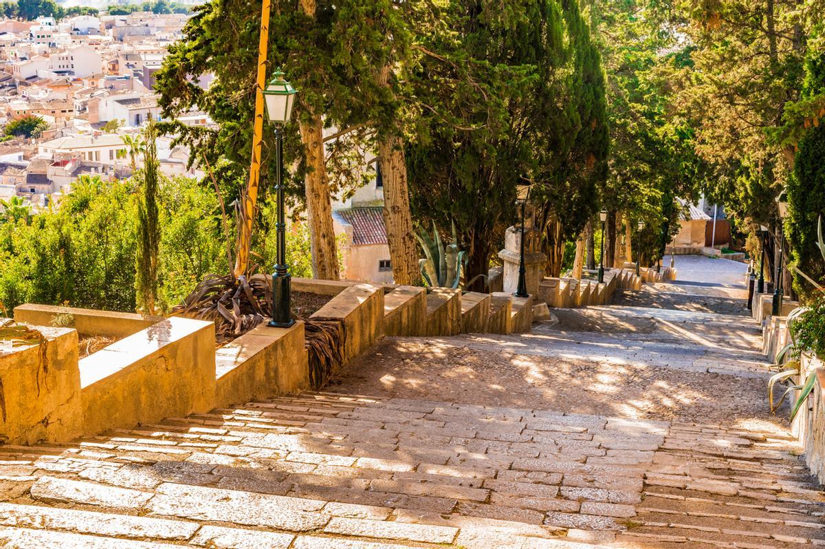 Escalera hasta el calvario de Arta