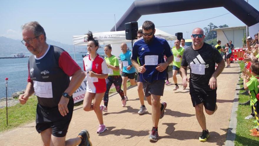 El cross de Domaio inunda el paseo marítimo