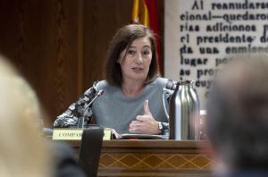 Armengol termina su comparecencia en el Senado llamando a las urnas para parar los bulos