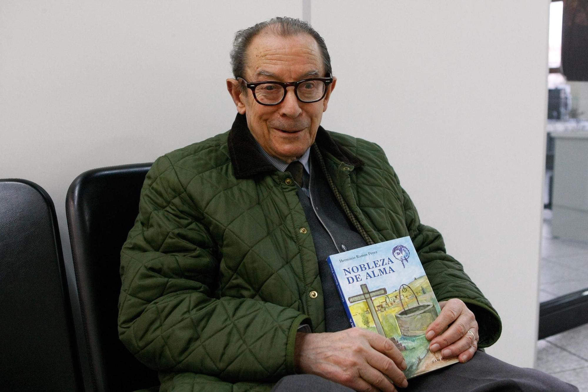 Un repaso en imágenes a la vida de Herminio Ramos, que hoy cumple un siglo de vida