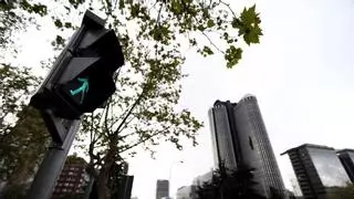 La DGT dará tiempo a los ayuntamientos a ajustar los semáforos para que no coincida el ámbar con el verde peatonal
