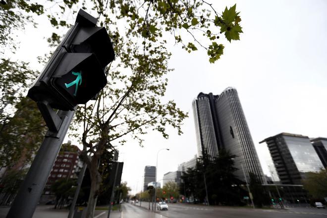 La DGT aclareix que donarà temps a les ciutats per ajustar els semàfors perquè no coincideixi l’ambre amb el verd per a vianants