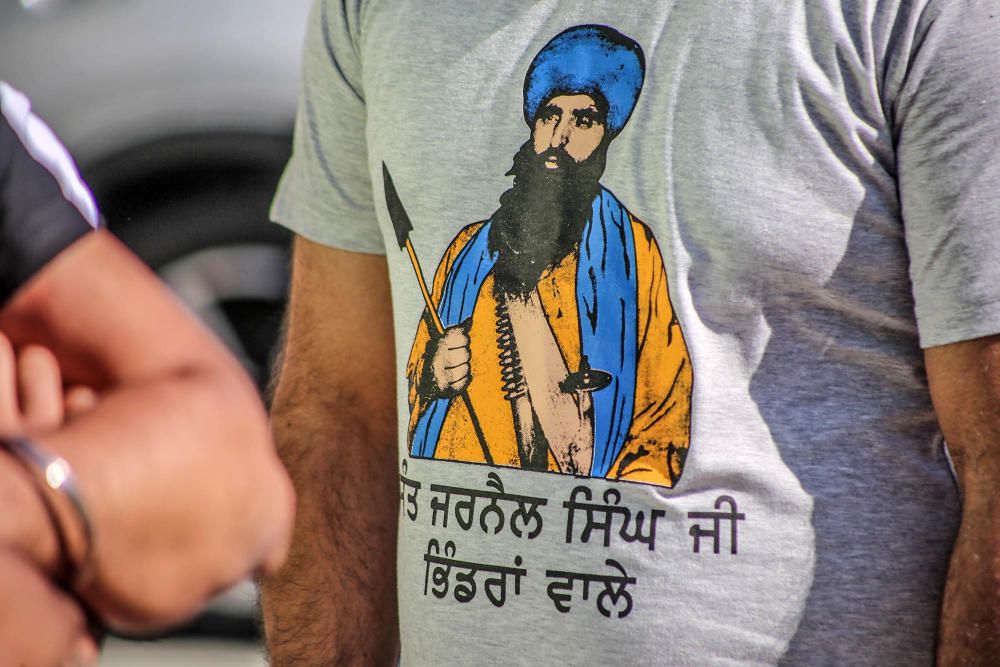 La comunidad Sikh recorre Torrevieja en un colorid