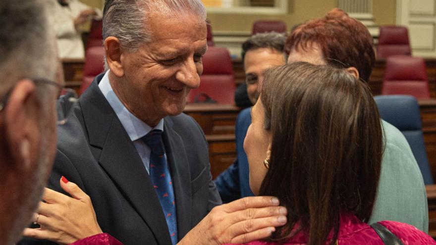 La oposición llovizna y el Gobierno ni lo oye