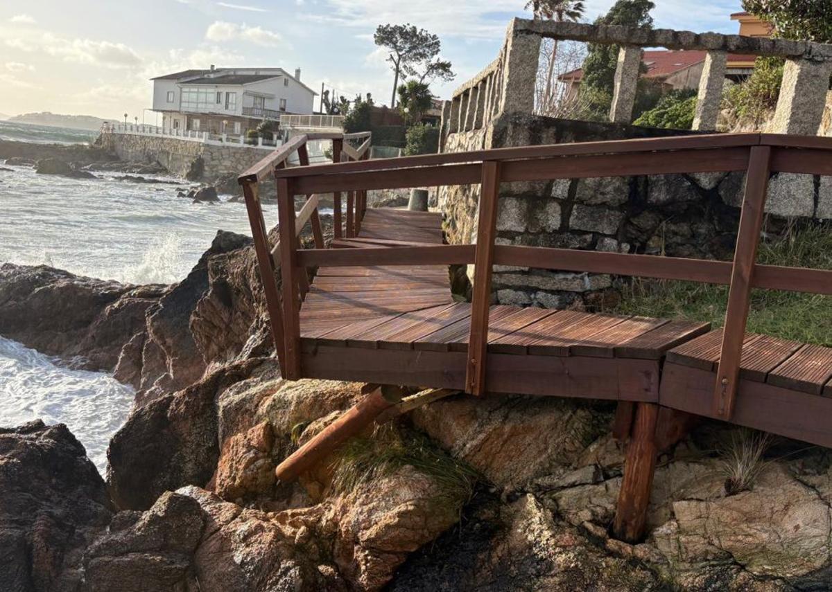 Daños en un paseo de madera.