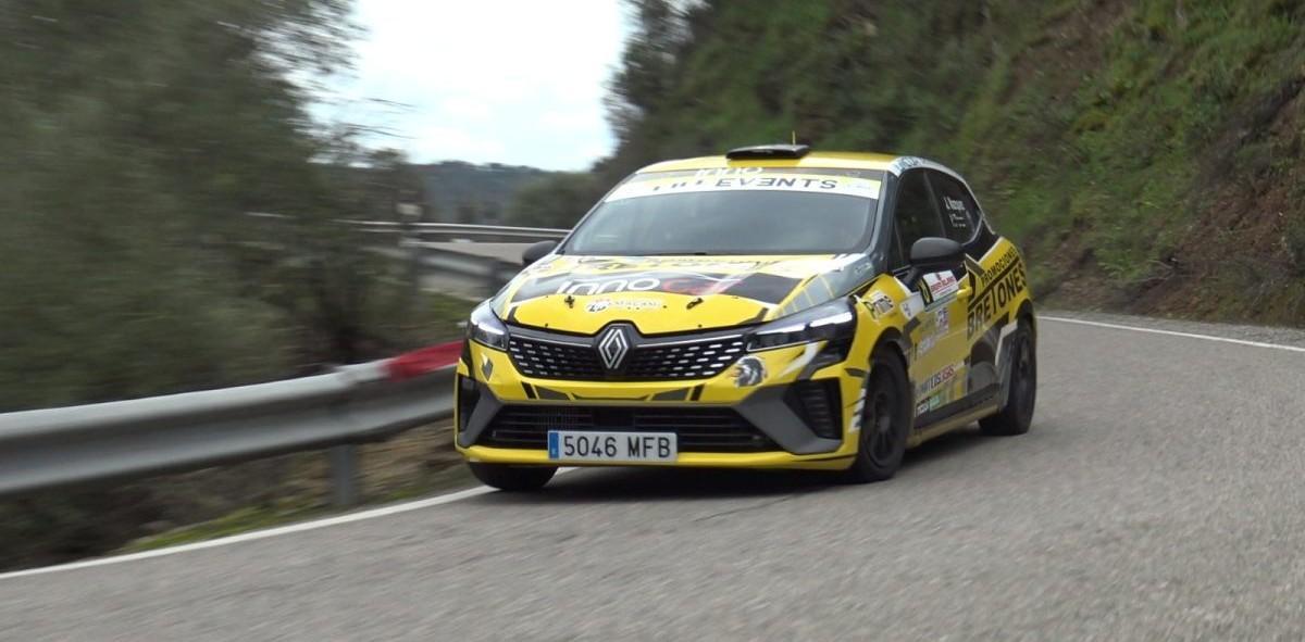 Javier Vázquez dominó la Agrupación 4 con el Renault Clio Rallye 5, además de la general.