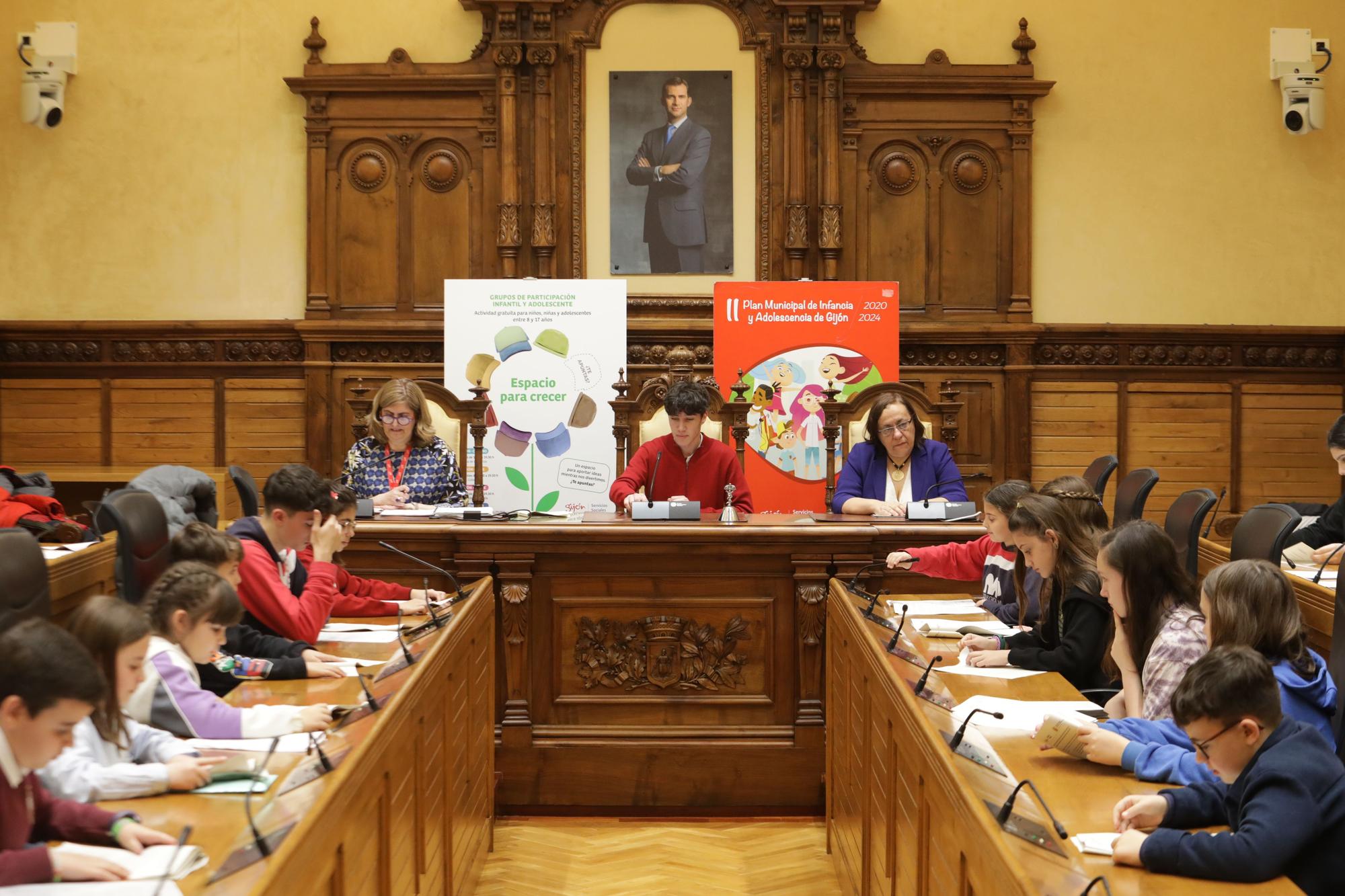 En imágenes: El Pleno infantil en el Ayuntamiento de Gijón