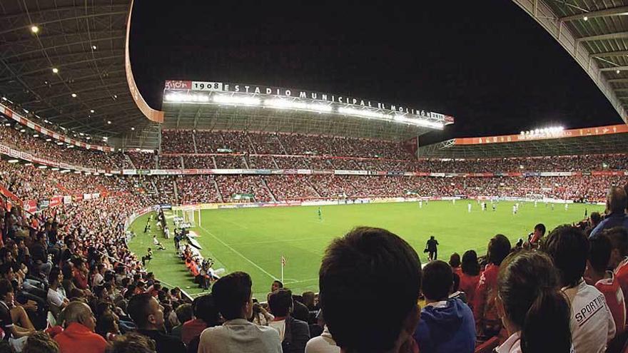 Una vista de El Molinón en uno de sus llenos.