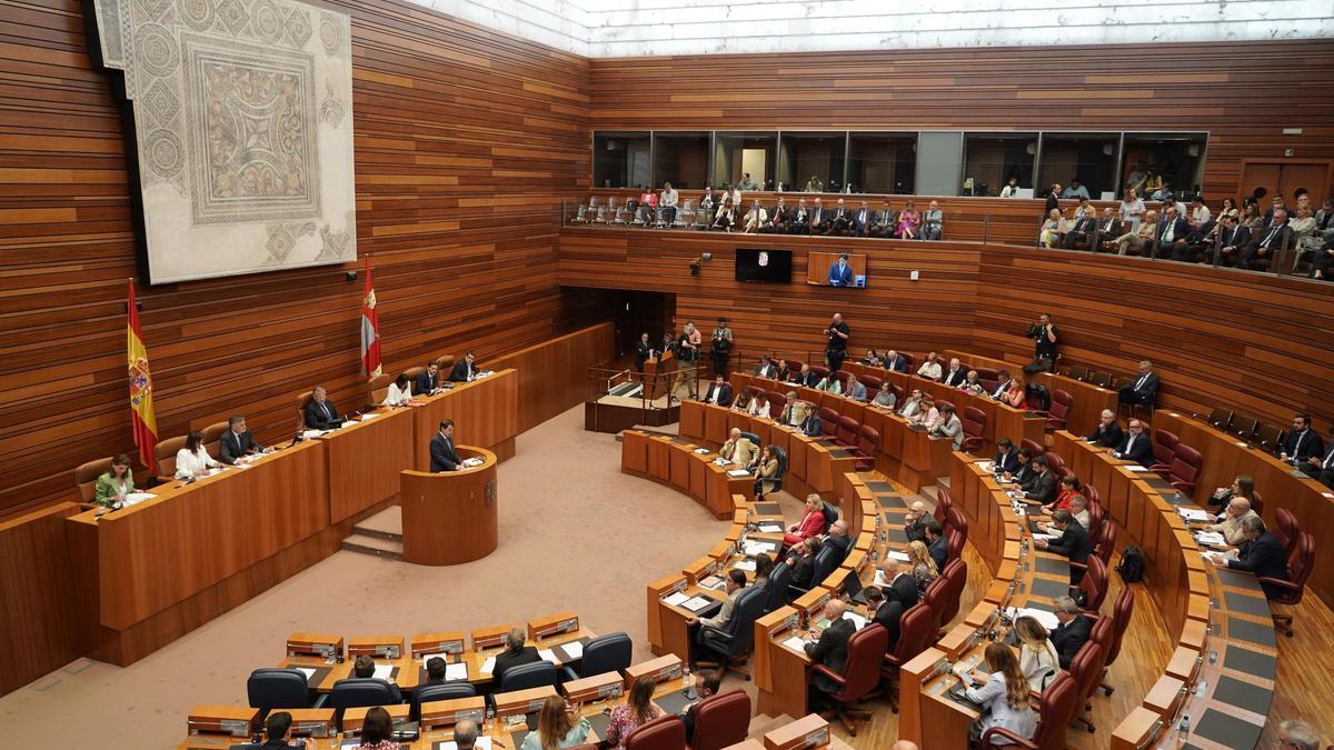 Las Cortes de Castilla y León, hoy durante la intervención de Mañueco en el debate sobre el estado de la comunidad.