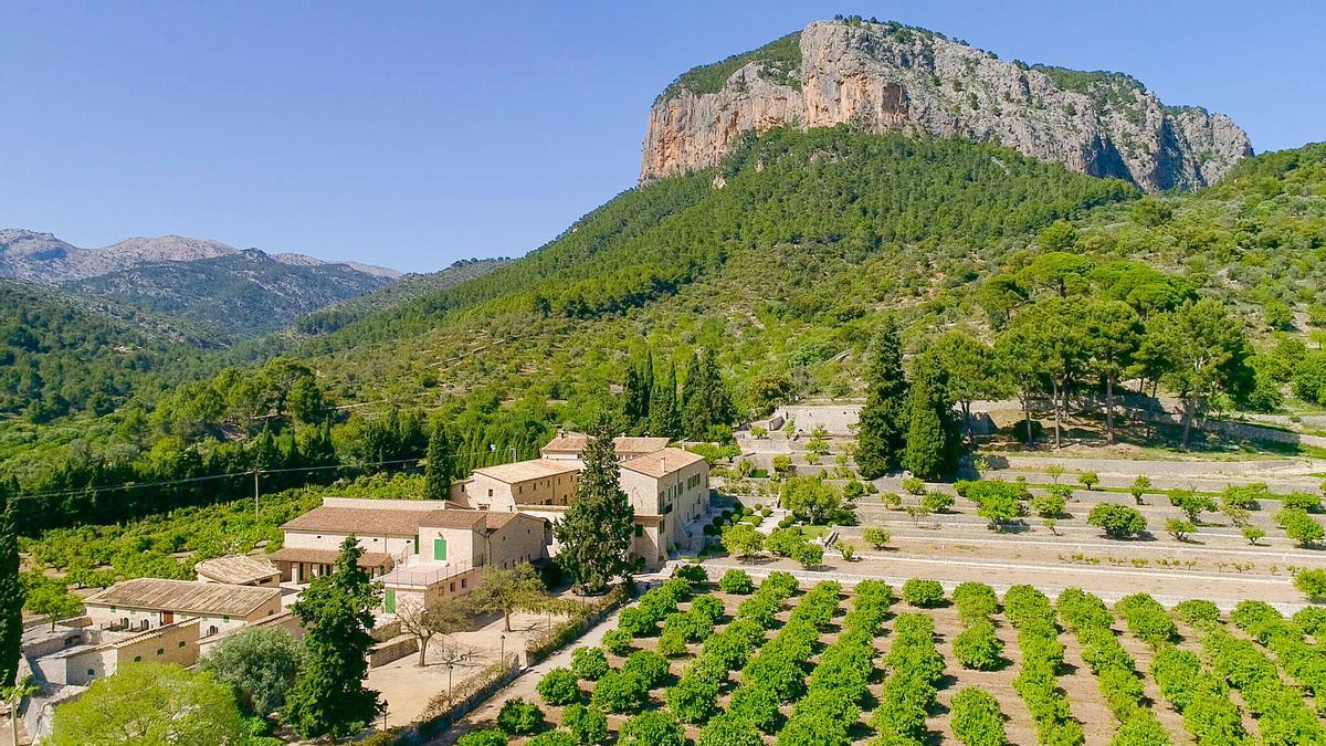 Die Finca Son Berga im Örtchen Alaró am Südhang des Tramuntana-Gebirges.