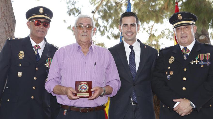 Las comisarías Paterna, Mislata y Quart celebran la festividad con la entrega de reconocimientos