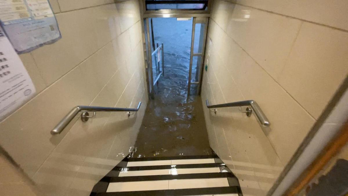 Hong Kong, gravemente inundado en el mayor temporal en 140 años