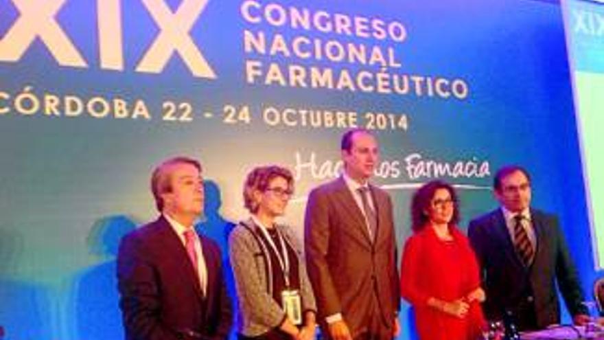 Carrón defiende el actual modelo de farmacia por ser igualitario