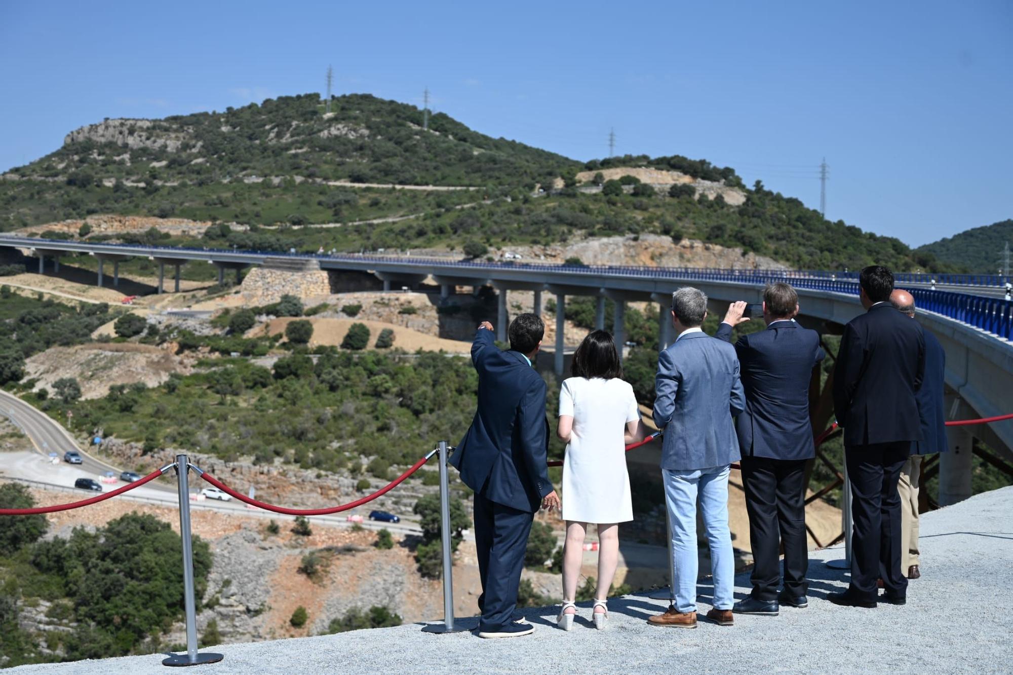 Sánchez inaugura el nuevo tramo de la N-232, a su paso por el puerto del Querol, en Morella