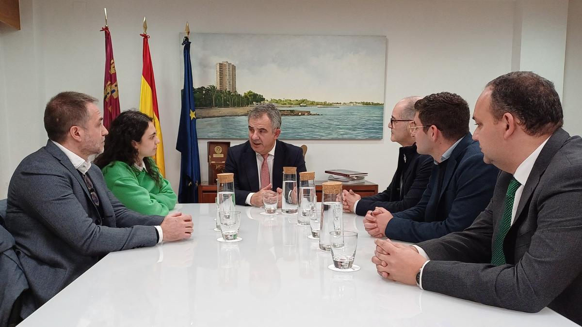 Juan María Vázquez durante la reunión de esta mañana.