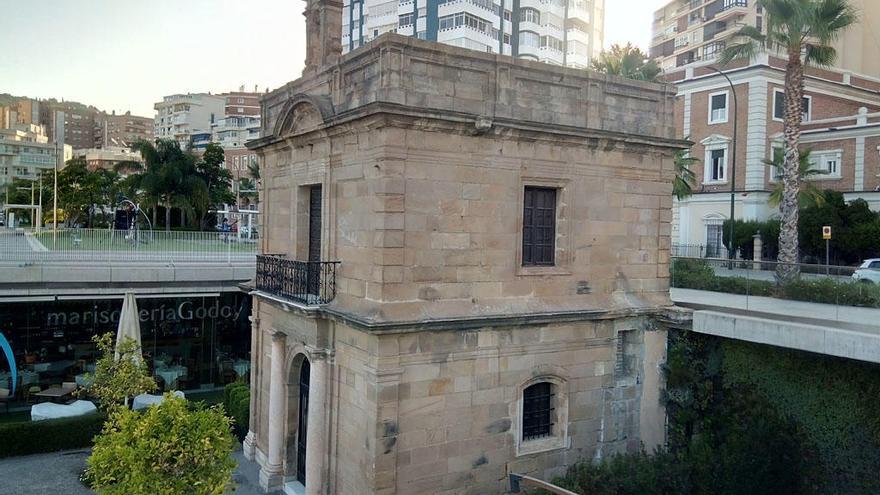 La capilla del Puerto, esta semana desde el Paseo de la Farola.