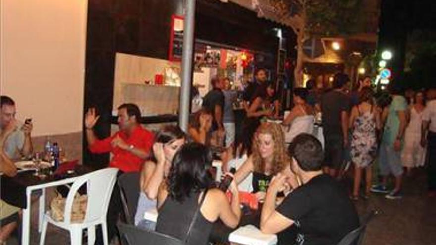 Benicàssim solicitará al Consell ampliar el horario de bares y pubs