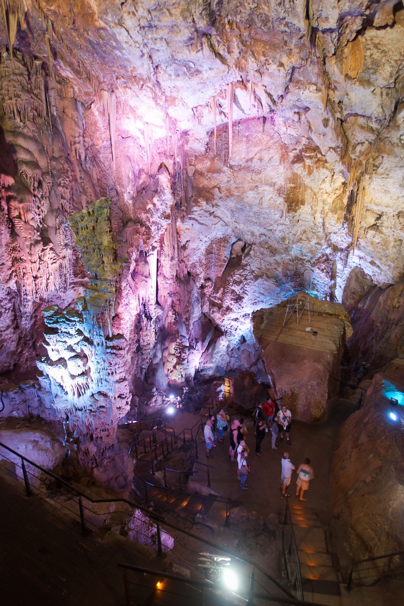 Cuevas del Canelobre, un tesoro en la provincia de Alicante