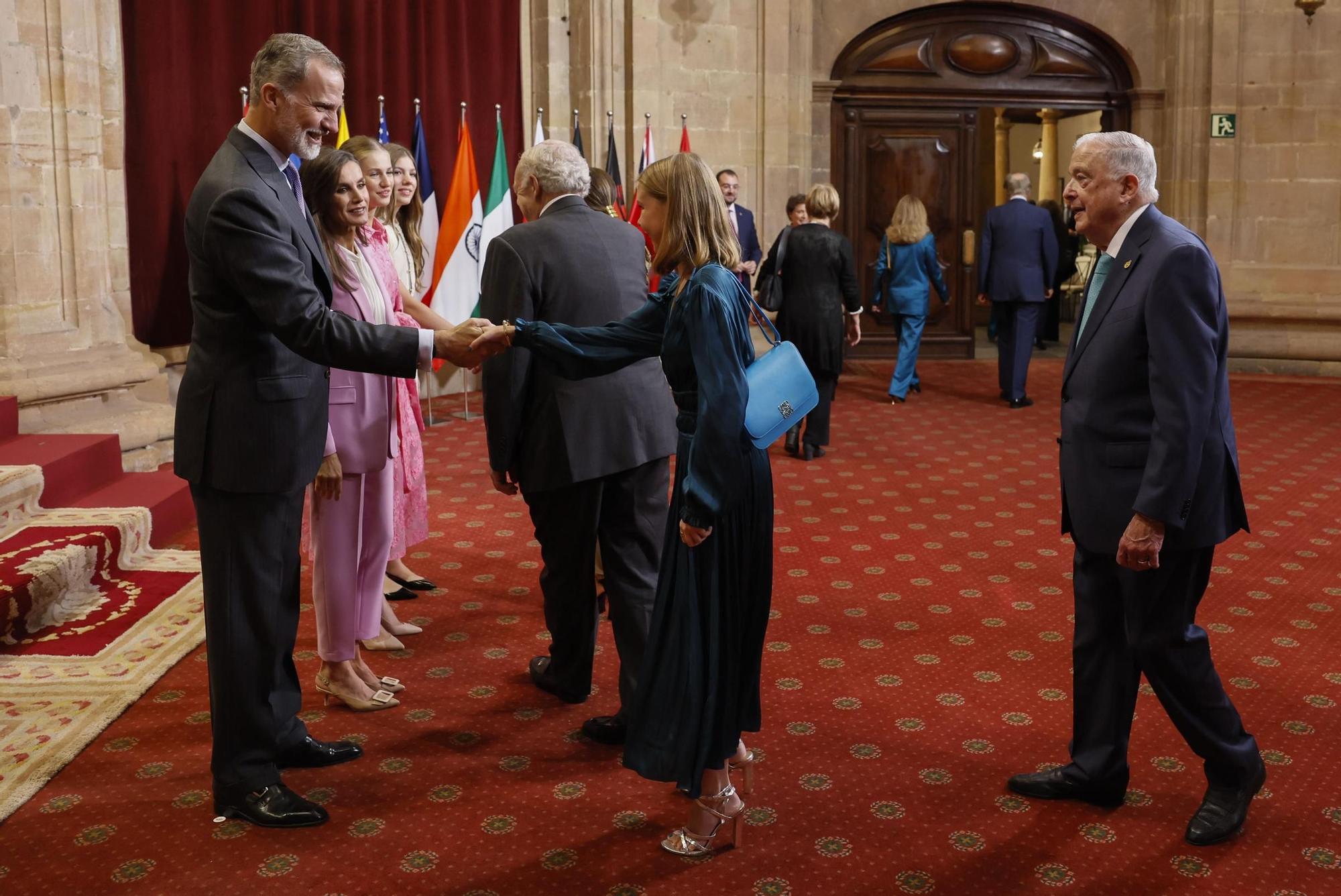 EN IMÁGENES: Personalidades, políticos y premiados se dan cita en el hotel de la Reconquista antes de la ceremonia de entrega de los Premios "Princesa"