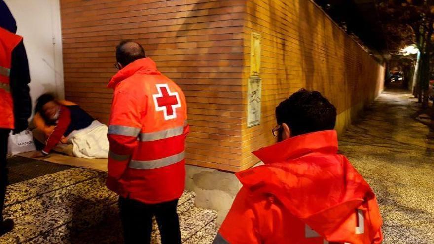 Cruz Roja activa su protocolo de frío para atender a las personas sin hogar