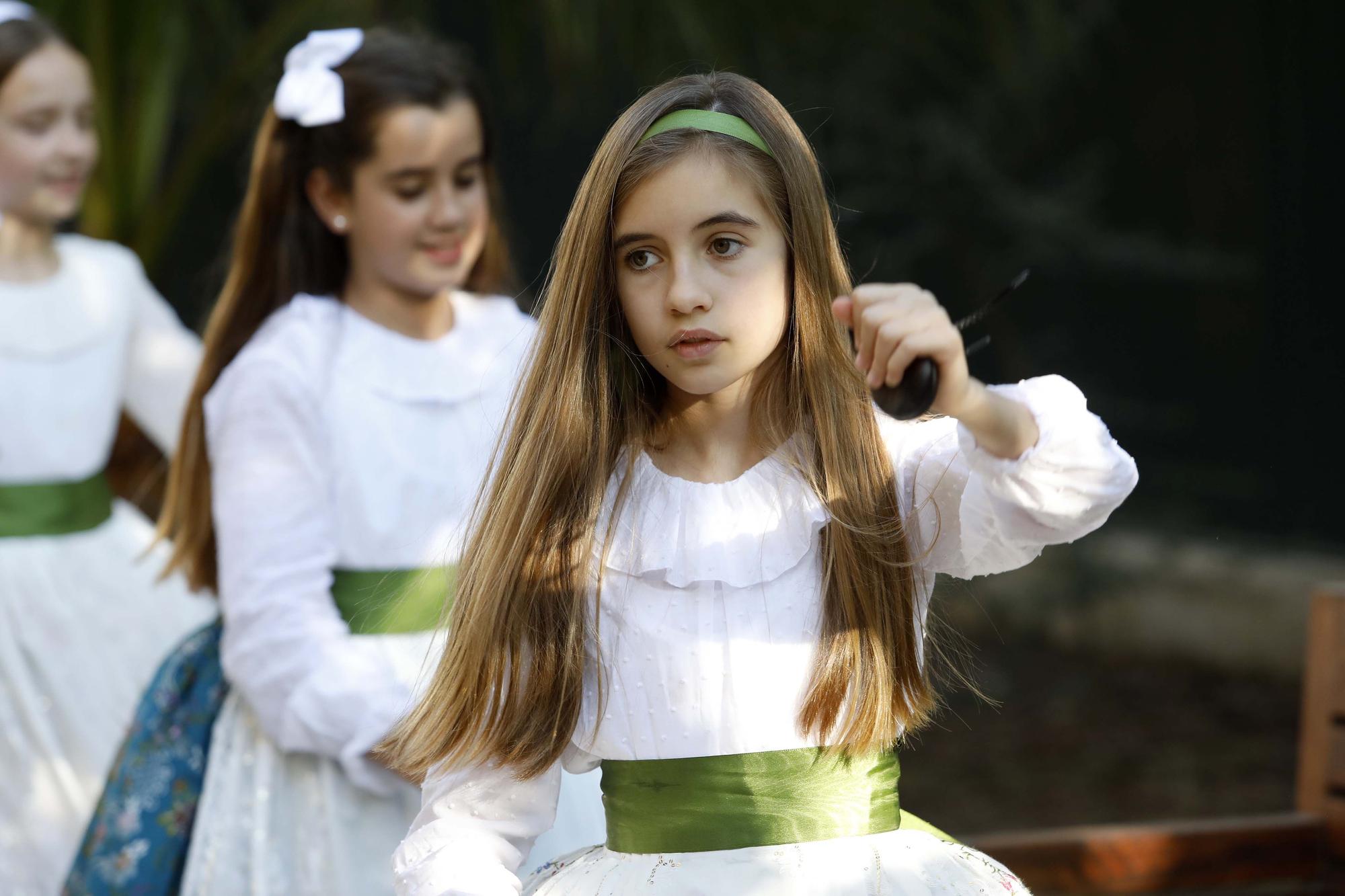 Las falleras infantiles de 2020-2021 y 2022 ensayan la "Dansà"