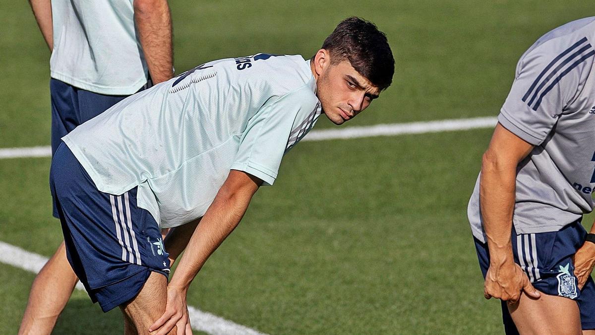 Pedro González ‘Pedri’, durante el entrenamiento de la selección española, ayer en Las Rozas (Madrid). | | RODRIGO JIMÉNEZ / EFE