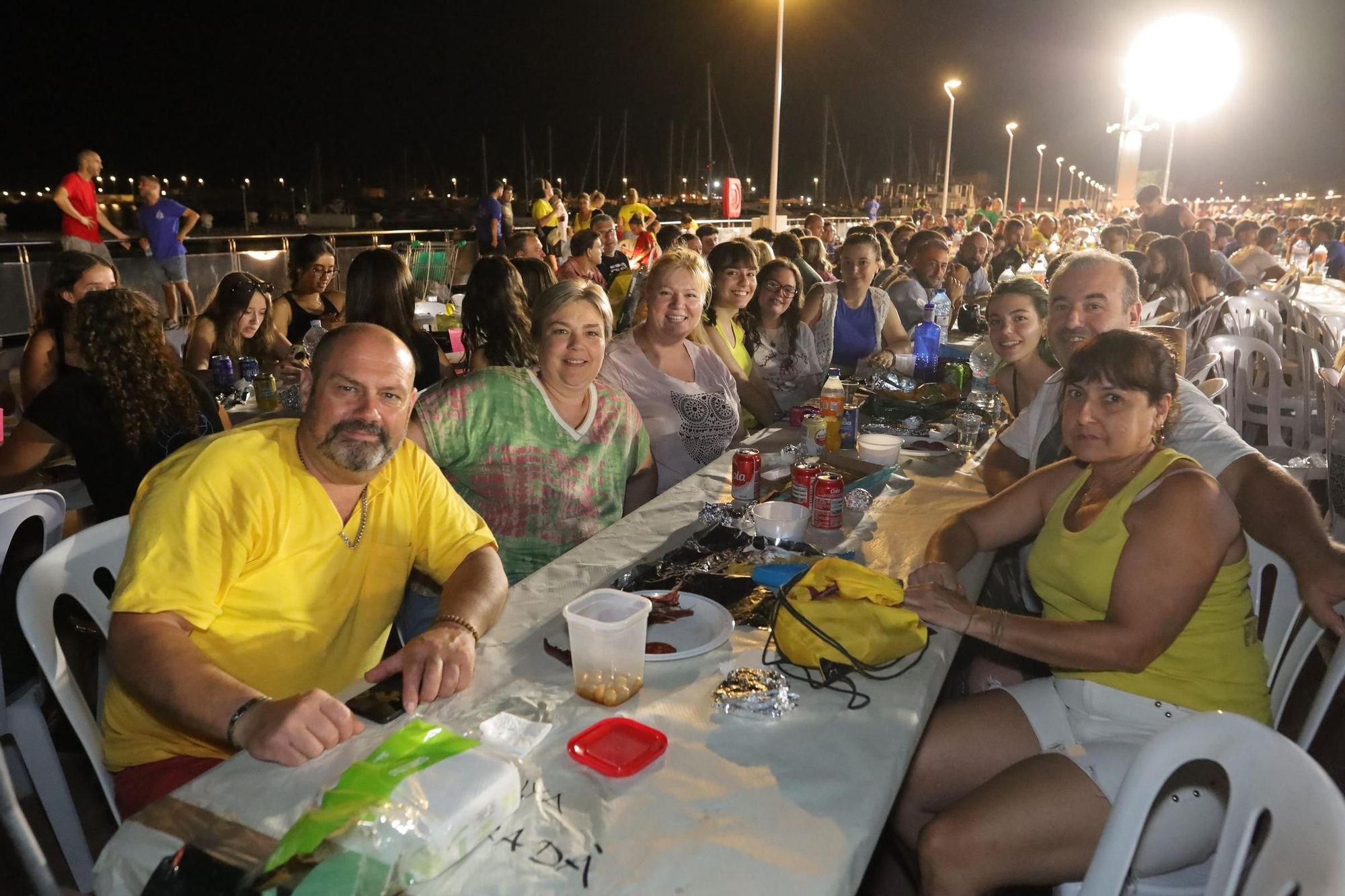 Sopar de pa i porta en las fiestas de Sant Pere del Grau de Castelló
