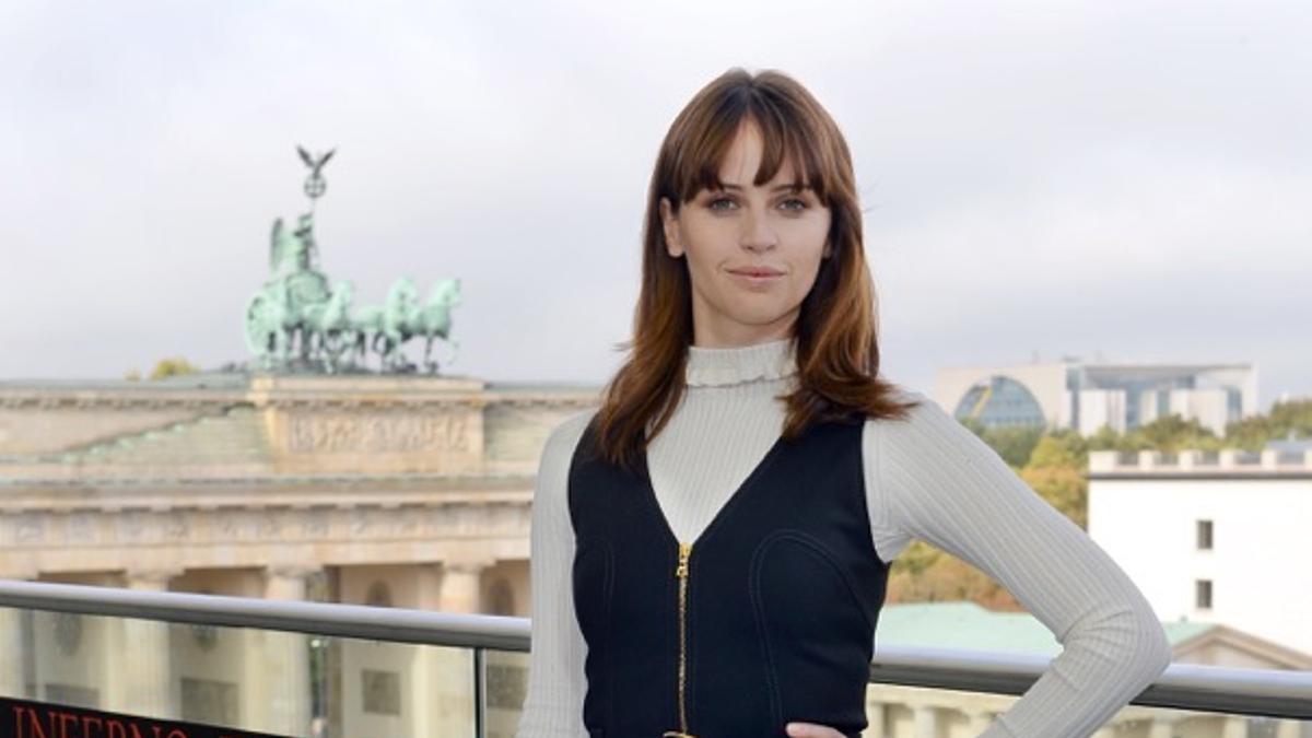 El look de Felicity Jones en la premiere de 'Inferno' en Berlín