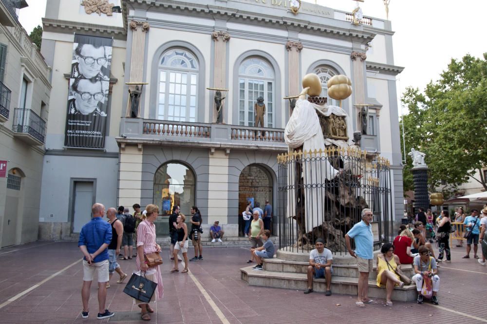 Exhumació del cadàver de Dalí.