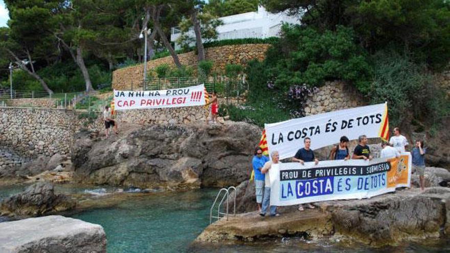 Absueltos los acusados por los incidentes en la piscina de Pedro J. Ramírez