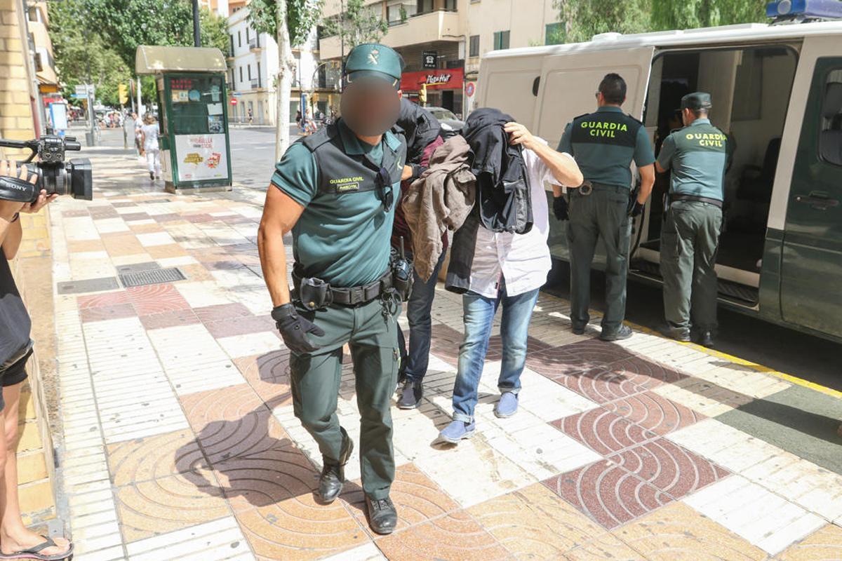 El propietario de la discoteca Amnesia, Martín Ferrer, su hijo, Martí Ferrer, el apoderado de muchas de sus empresas, David de Felipe, y el contable del establecimiento, Vicente Pérez de Montis.
