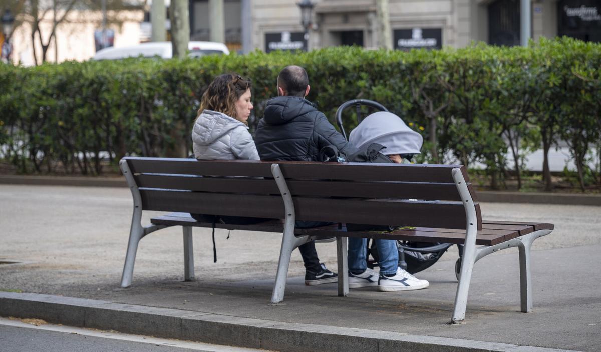 RÀNQUING | ¿Amb quants veïns comparteixes els bancs del teu barri a Barcelona?