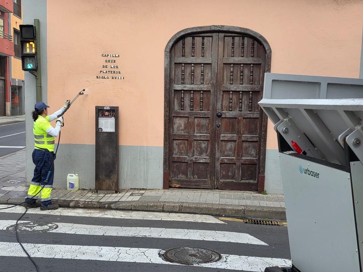 Estos actos afectan tanto a mobiliario urbano como a fachadas, muros y espacios de uso común.