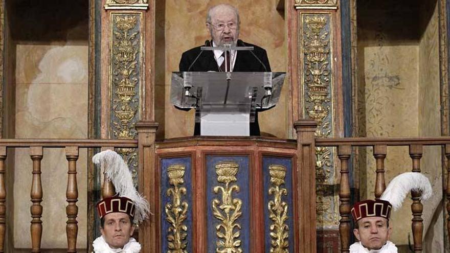 Caballero Bonald: &quot;La poesía permite corregir las erratas de la historia&quot;