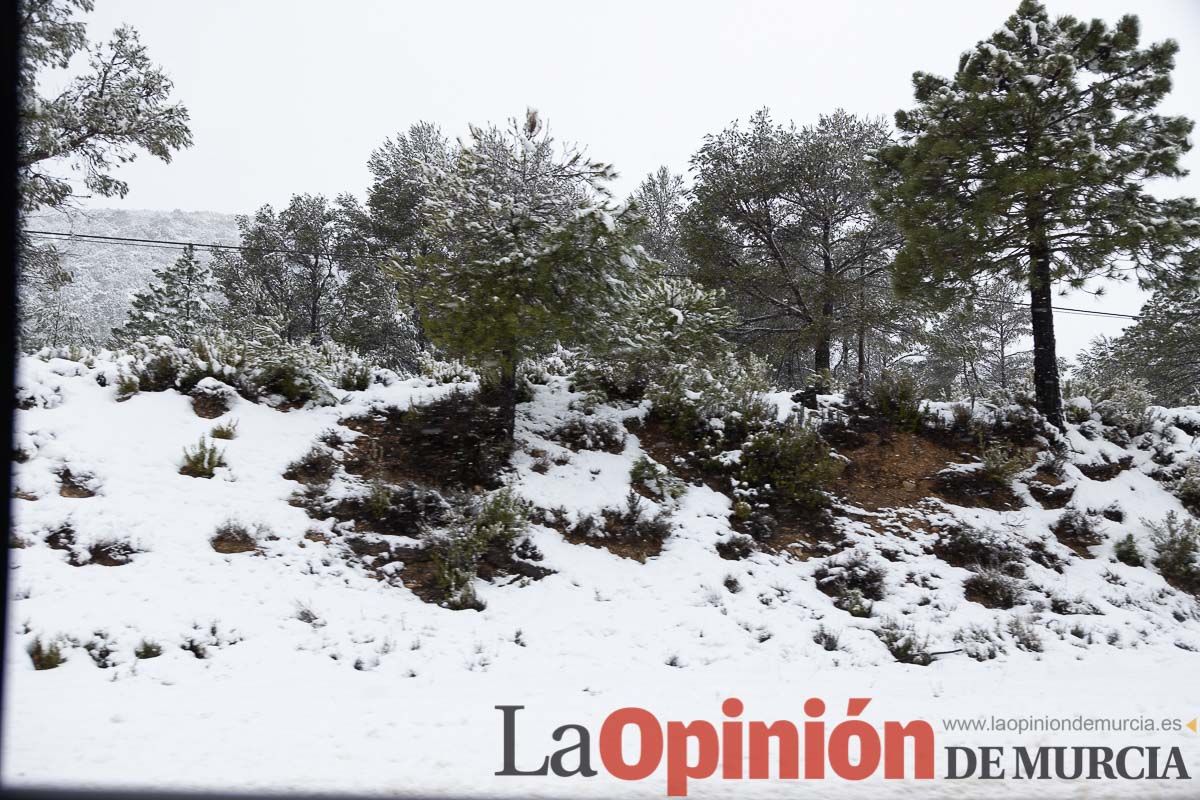 Continúa la nevada en las zonas altas de la comarca del Noroeste