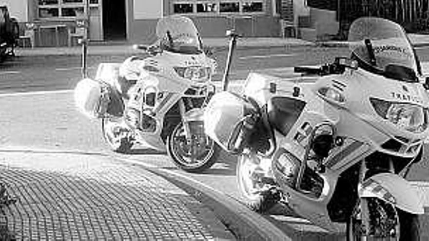 Motocicletas de la Guardia Civil en La Regla.