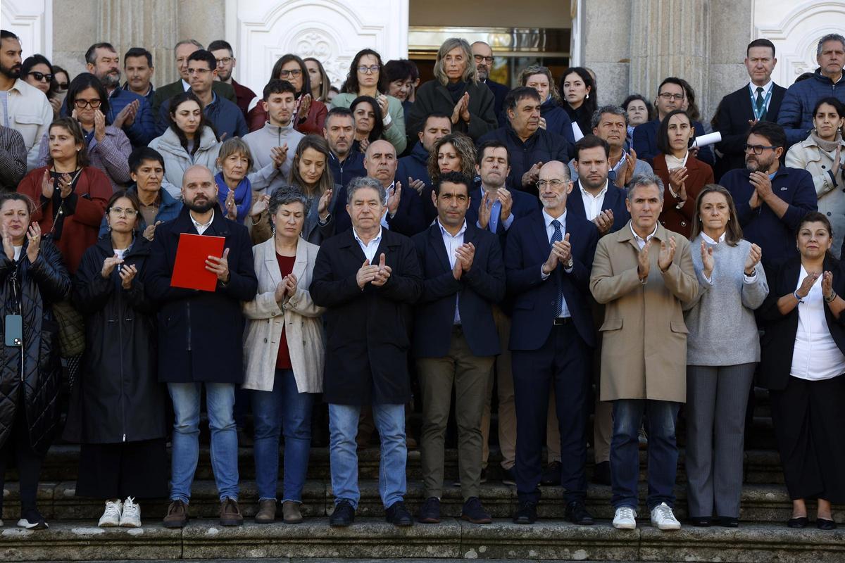 La Diputación Provincial de Pontevedra fue uno de los lugares donde ayer se guardó un minuto de silencio en repulsa por este crimen machista y en recuerdo de Estela.