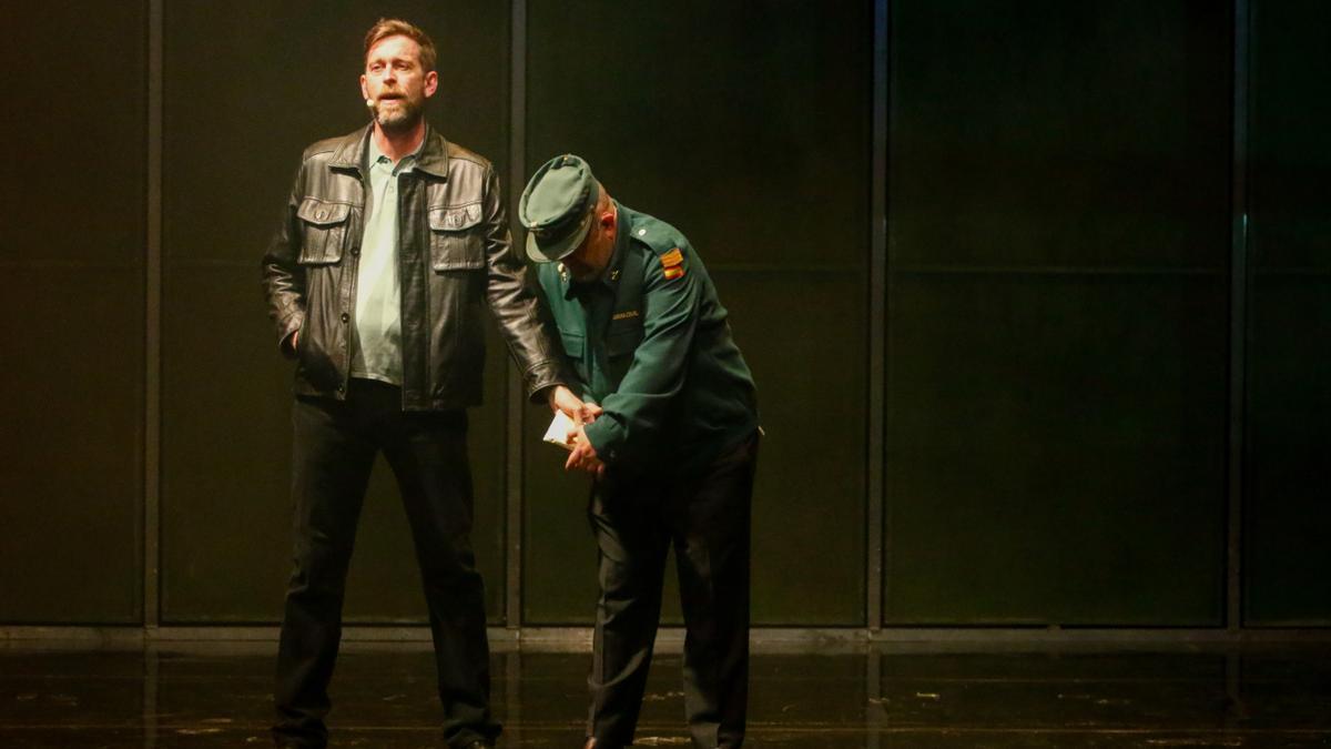 Otro momento de la obra de teatro ofrecida en el Auditorio de Vilagarcía