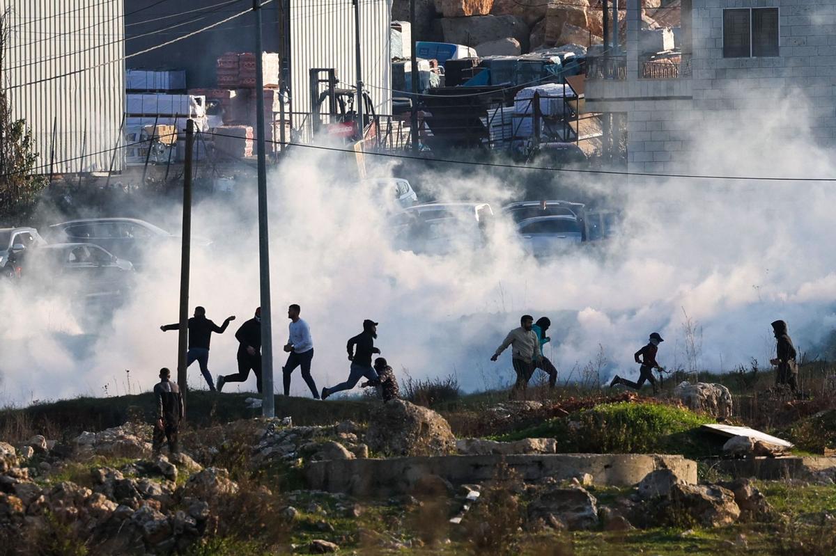 Palestina llora una de sus mañanas más trágicas en los últimos años. Al menos nueve personas han sido asesinadas por el Ejército israelí en Yenín, al norte de la Cisjordania ocupada.