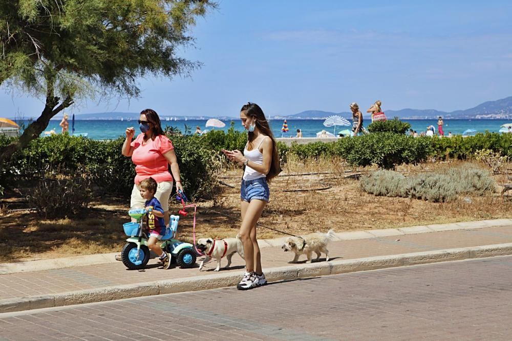 Seit Montag (13.7.) gilt auf den Balearen eine verschärfte Maskenpflicht. Pool, Strand und Strandpromenade sind ausgenommen. Auch Raucher können aufatmen